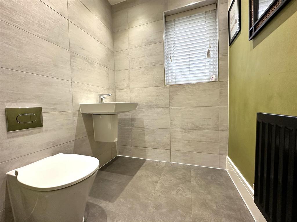 Ground Floor W.C 244