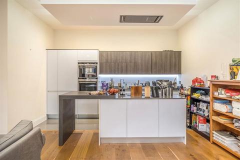 3 bedroom flat to rent, Glasshill Street, London SE1
