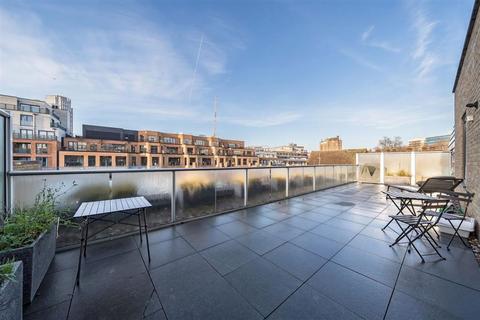 3 bedroom flat to rent, Glasshill Street, London SE1