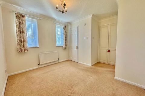 3 bedroom detached house to rent, Brecon Close, Paignton, TQ4 7GF