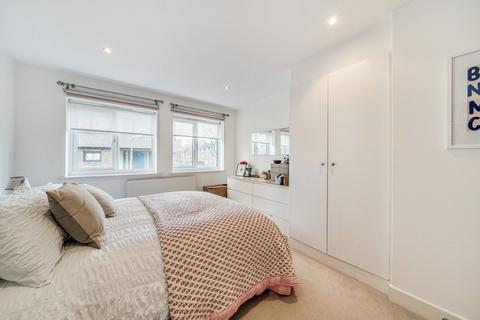2 bedroom flat for sale, Falcon Road, London, SW11