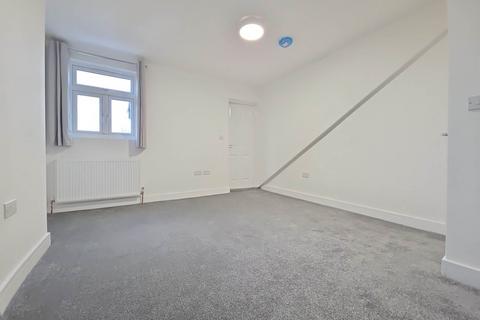 undefined, Liverpool Road, Reading RG1
