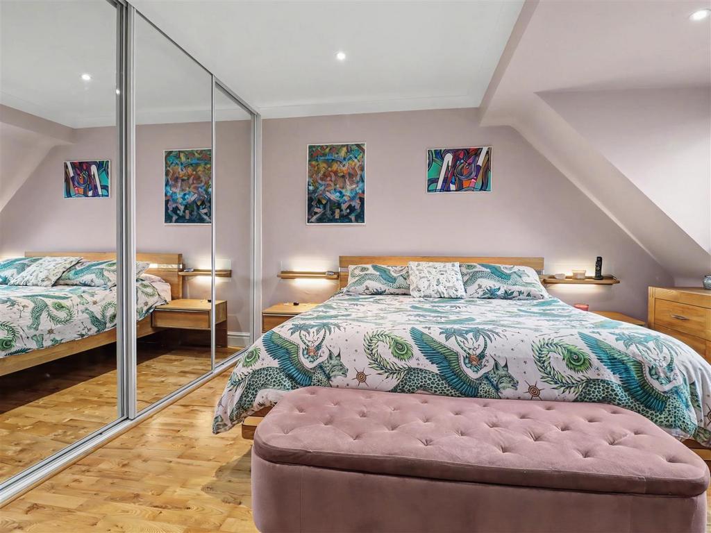 Principal bedroom