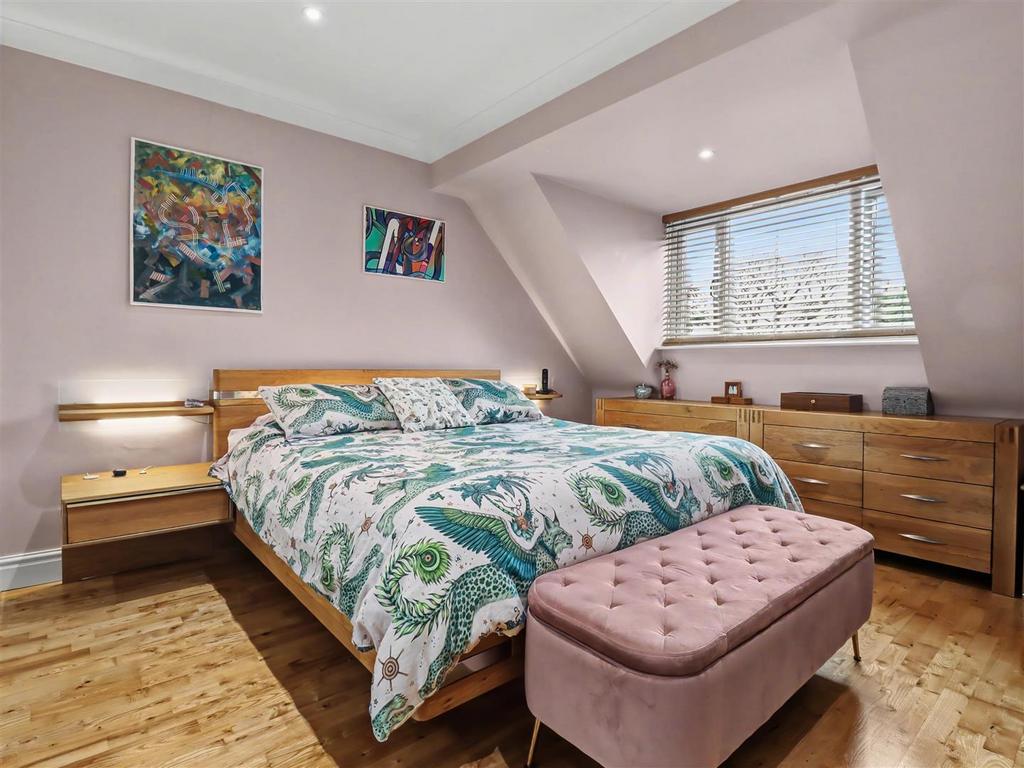 Principal bedroom