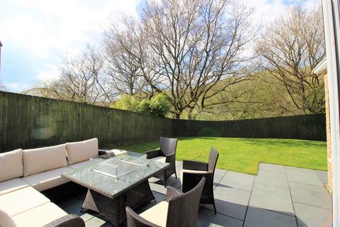 4 bedroom detached house for sale, Swallow Fold, Glossop SK13