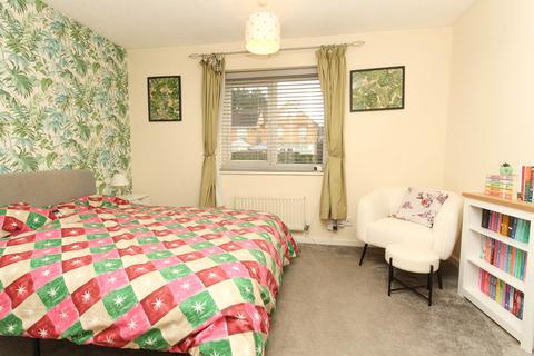 2 bedroom end of terrace house for sale, Sandringham Close, Wellingborough NN8