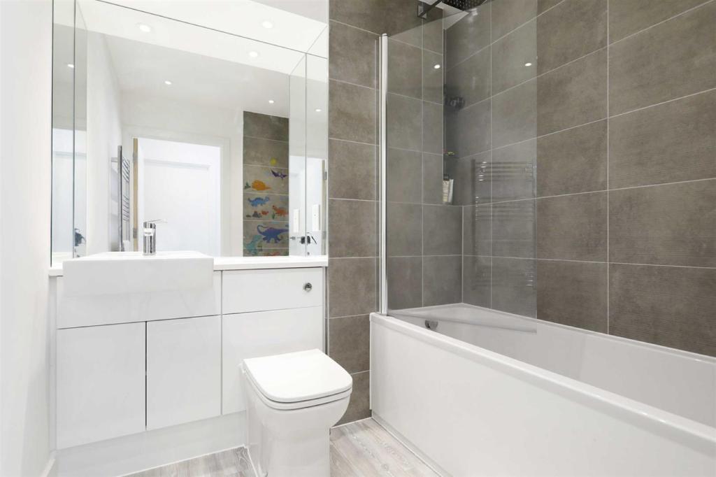 Sandown-house-high-street-staines-upon-thames-tw18