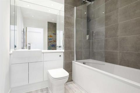 2 bedroom flat to rent, Sandown House High Street, Staines-Upon-Thames, TW18