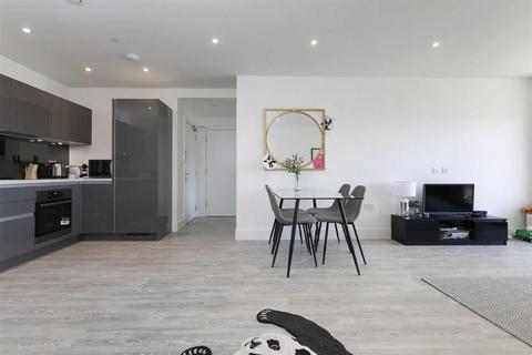 2 bedroom flat to rent, Sandown House High Street, Staines-Upon-Thames, TW18