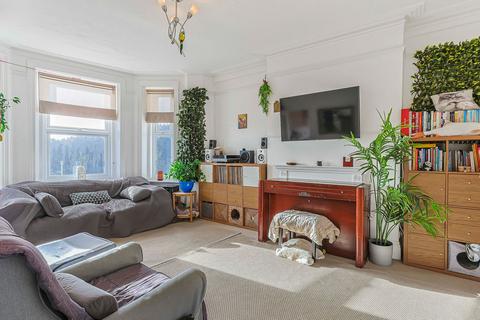 2 bedroom flat for sale, Undercliff Road, Bournemouth