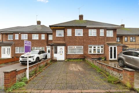 3 bedroom terraced house for sale, Karen Close, Rainham, RM13