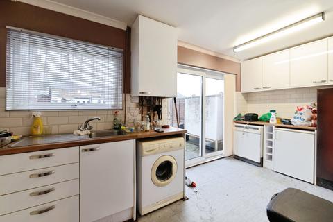 3 bedroom terraced house for sale, Karen Close, Rainham, RM13