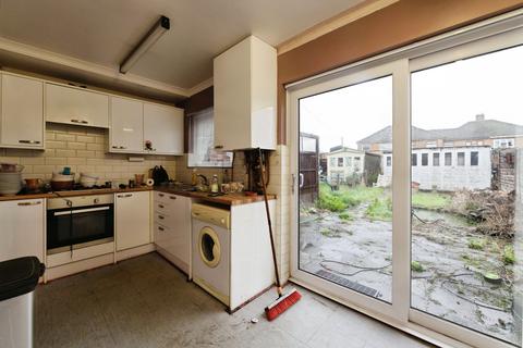 3 bedroom terraced house for sale, Karen Close, Rainham, RM13