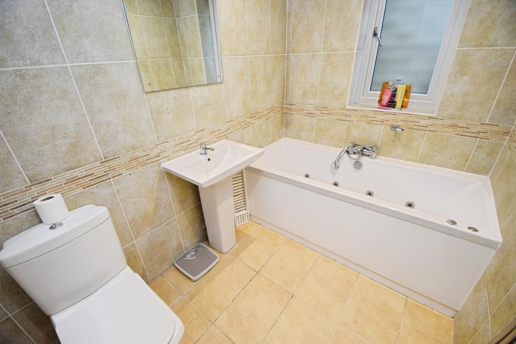81e52d3c-Bathroom