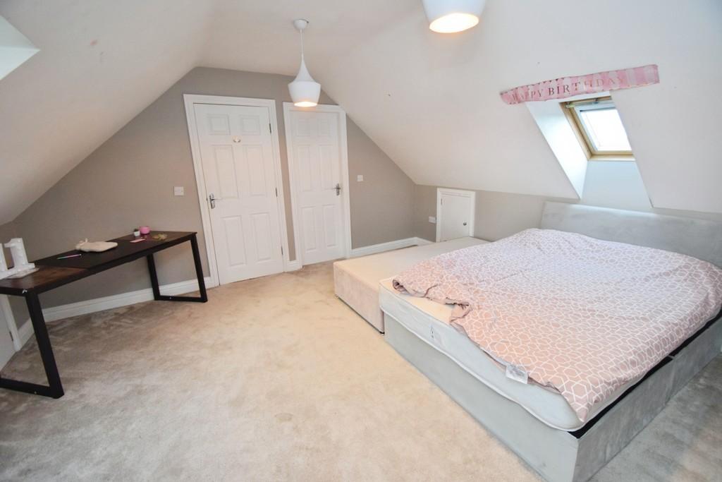 270aa5d8-Attic 20 Bedroom 201