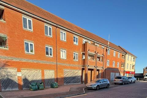 Retail property (high street) to rent - Locksbridge Rd Andover SP11 6WJ
