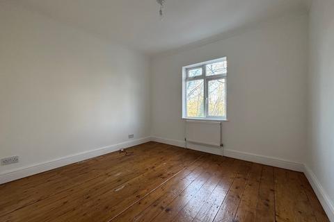 undefined, Myddleton Road, London N22
