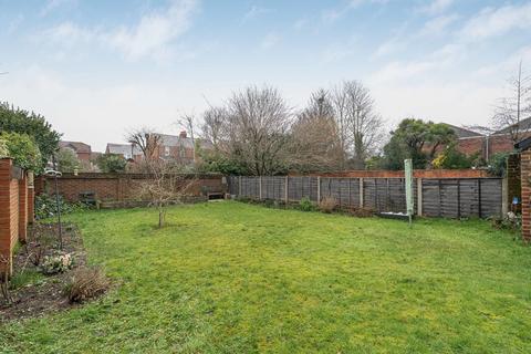 2 bedroom ground floor flat for sale, Station Road, Petersfield GU32