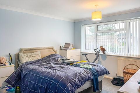 2 bedroom bungalow for sale, Willow Walk, Eastbourne, BN22