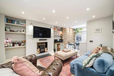 2 bedroom flat for sale, Loftus Road, London W12