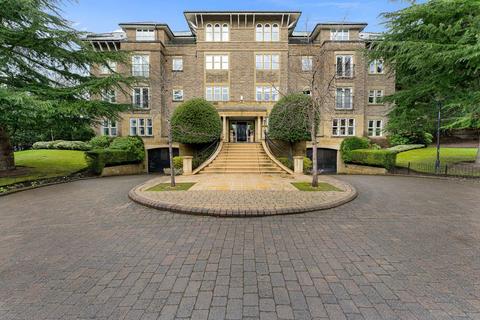 3 bedroom flat for sale, Stanhope Road, Altrincham WA14