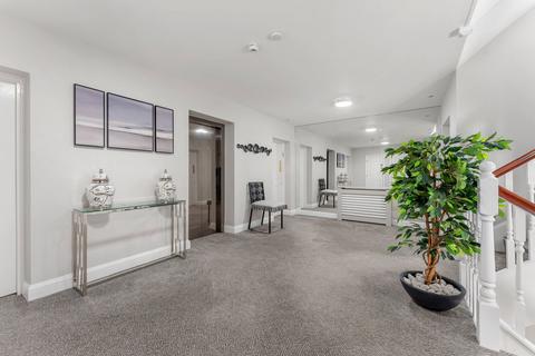 3 bedroom flat for sale, Stanhope Road, Altrincham WA14