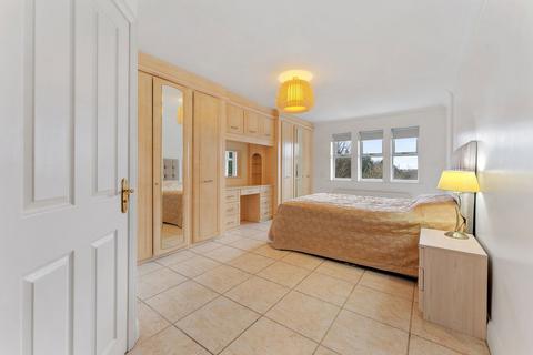 3 bedroom flat for sale, Stanhope Road, Altrincham WA14