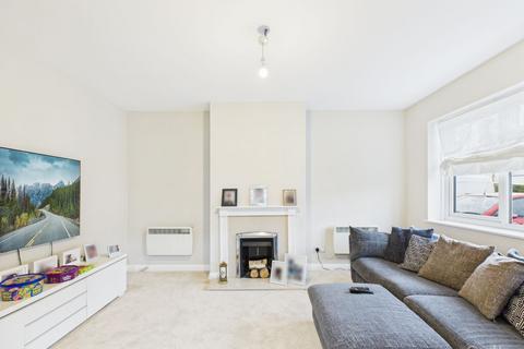 Benhurst Gardens, South Croydon