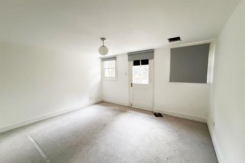 2 bedroom flat to rent, London W2