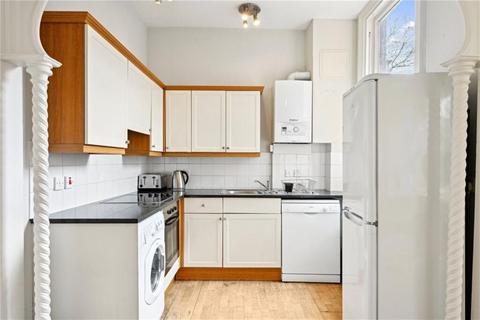 2 bedroom flat to rent, London W2
