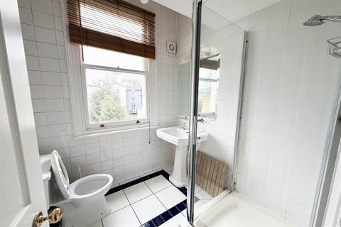 2 bedroom flat to rent, London W2