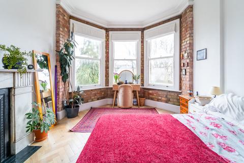 2 bedroom flat for sale, Ferme Park Road, Crouch End N8