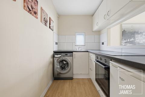 1 bedroom maisonette for sale, Pilgrims Close, London, N13