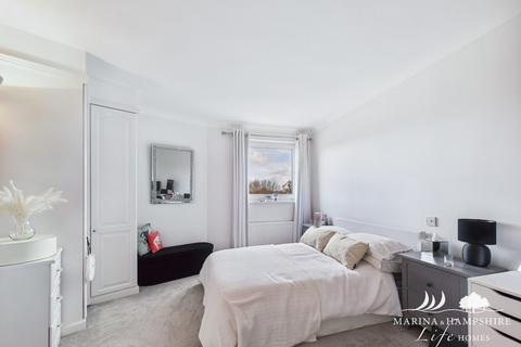 2 bedroom apartment for sale, Oyster Quay, Portsmouth PO6