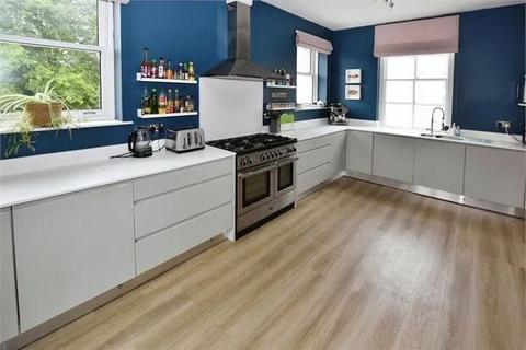 4 bedroom end of terrace house for sale, Forde Park, Newton Abbot, Devon.