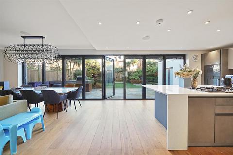 5 bedroom terraced house to rent, Asmara Road, London, NW2