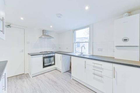 2 bedroom flat to rent, Brading Road, Brixton Hill, London, SW2