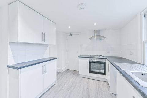 2 bedroom flat to rent, Brading Road, Brixton Hill, London, SW2