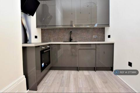 2 bedroom flat to rent, Warrior Gardens, St. Leonards-On-Sea, TN37