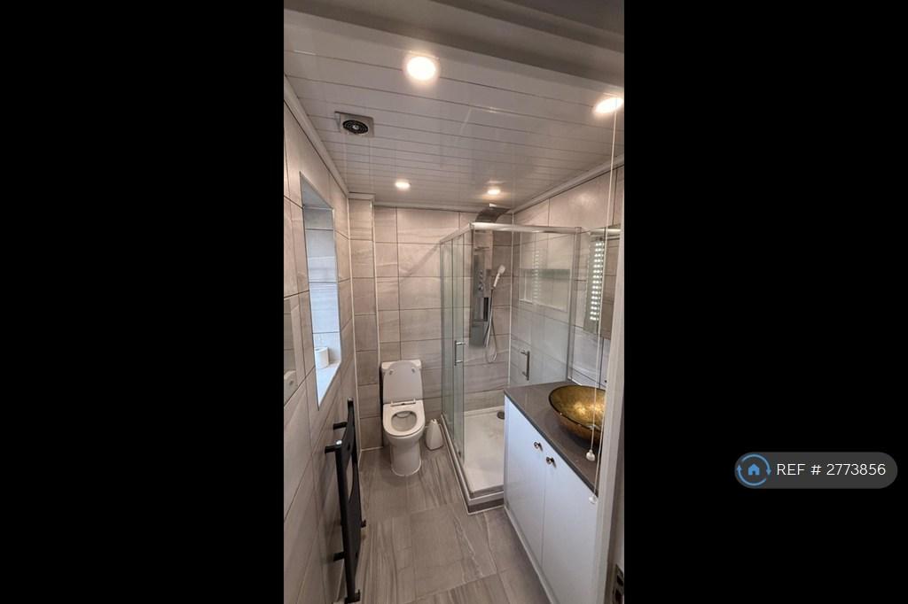 Master Ensuite