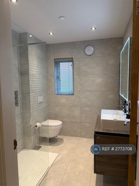 Main Bathroom