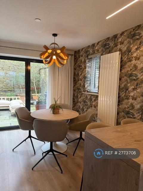 Kitchen/Dining Area
