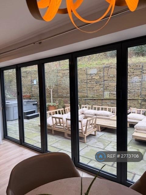 Kitchen/Dining Area