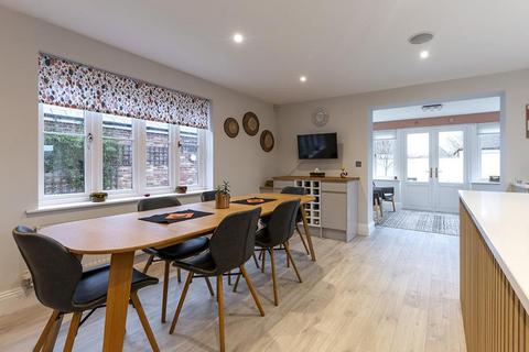 4 bedroom detached house for sale, Wessex Court, Henstridge, Templecombe