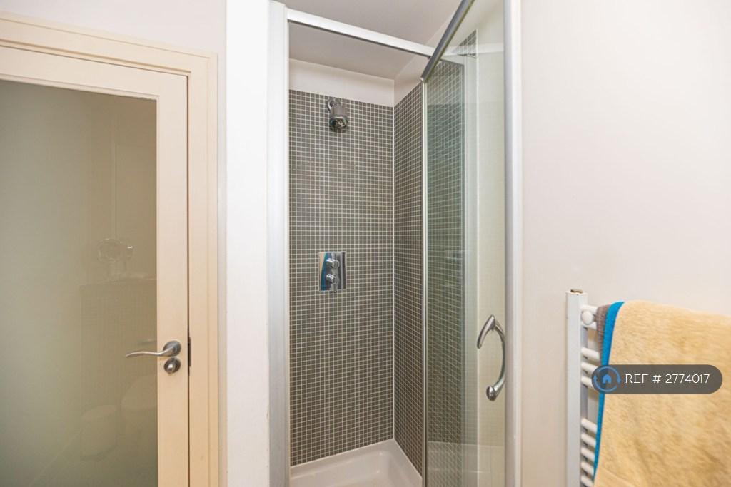 Ensuite To Bedroom 1