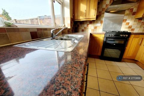 3 bedroom semi-detached house to rent, Seaforth Avenue, Atherton, Manchester, M46