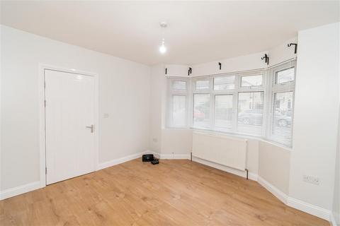 3 bedroom semi-detached house to rent, Primrose Road, Southampton