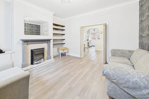 2 bedroom terraced house to rent, Smawthorne Grove, West Yorkshire WF10
