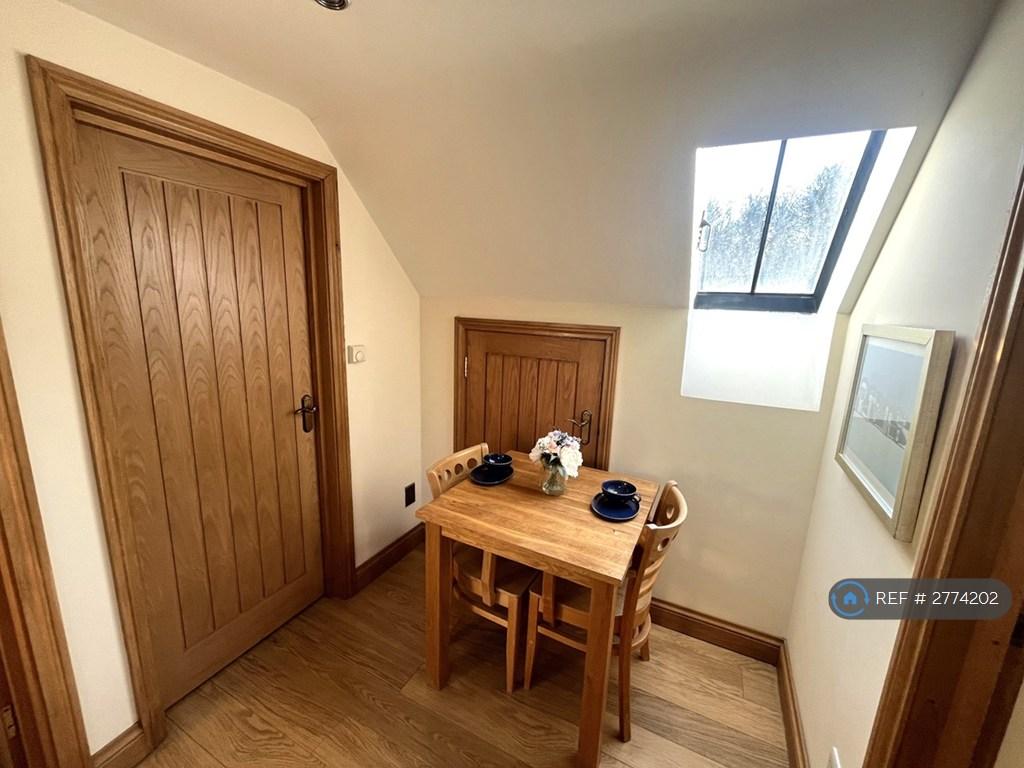 Landing/Dining Space - Shared