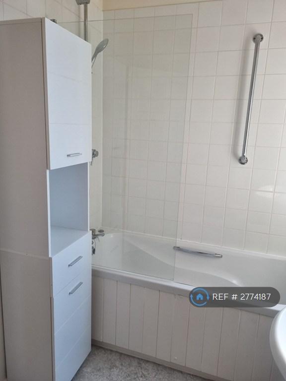 Bathroom Left